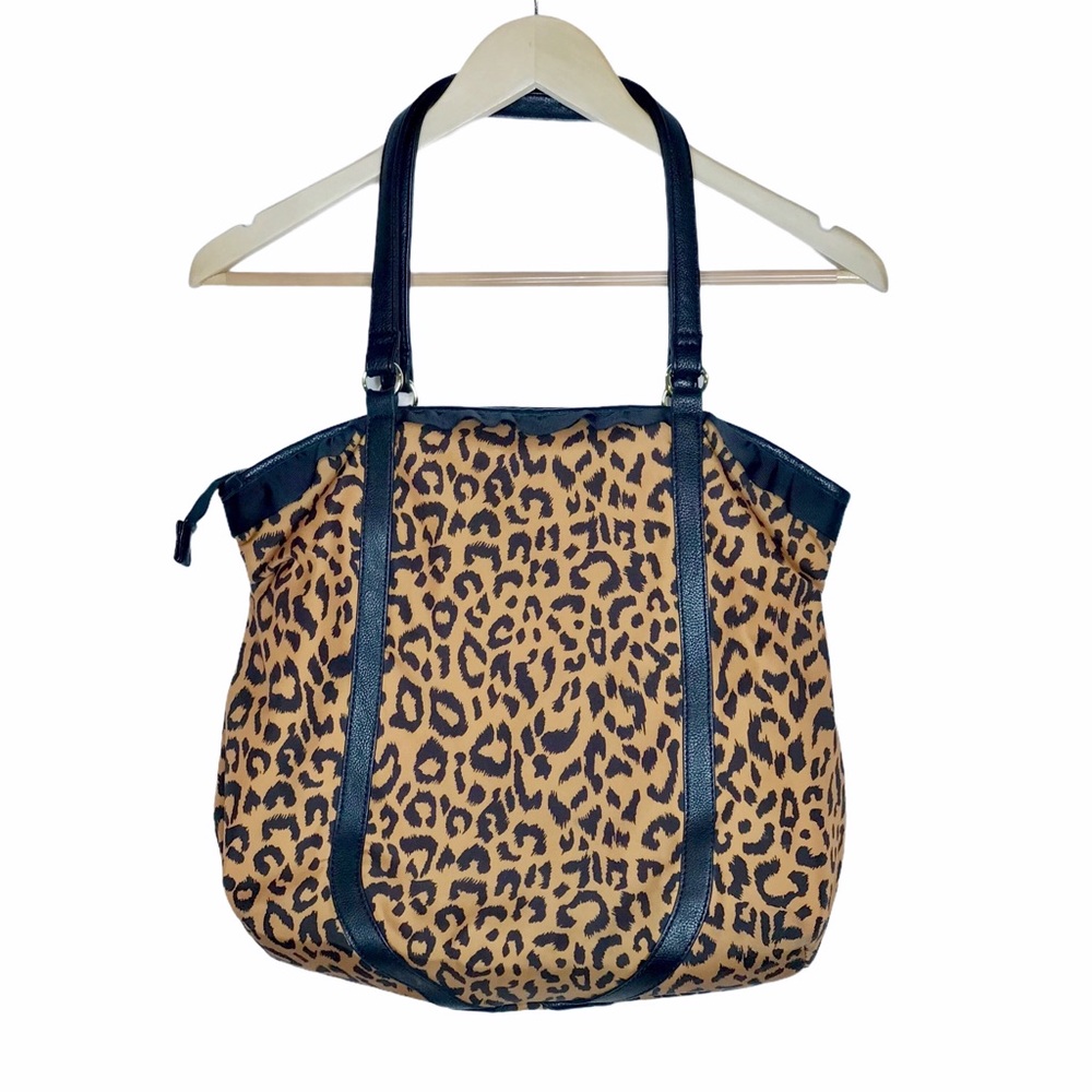 Betsey Johnson Leopard Print Large Zip Tote Bag - Picture 2 of 9